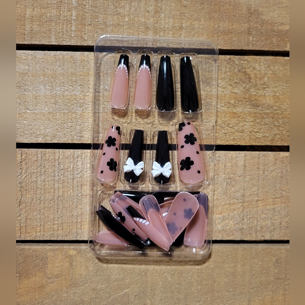 Boutique Press On Nails